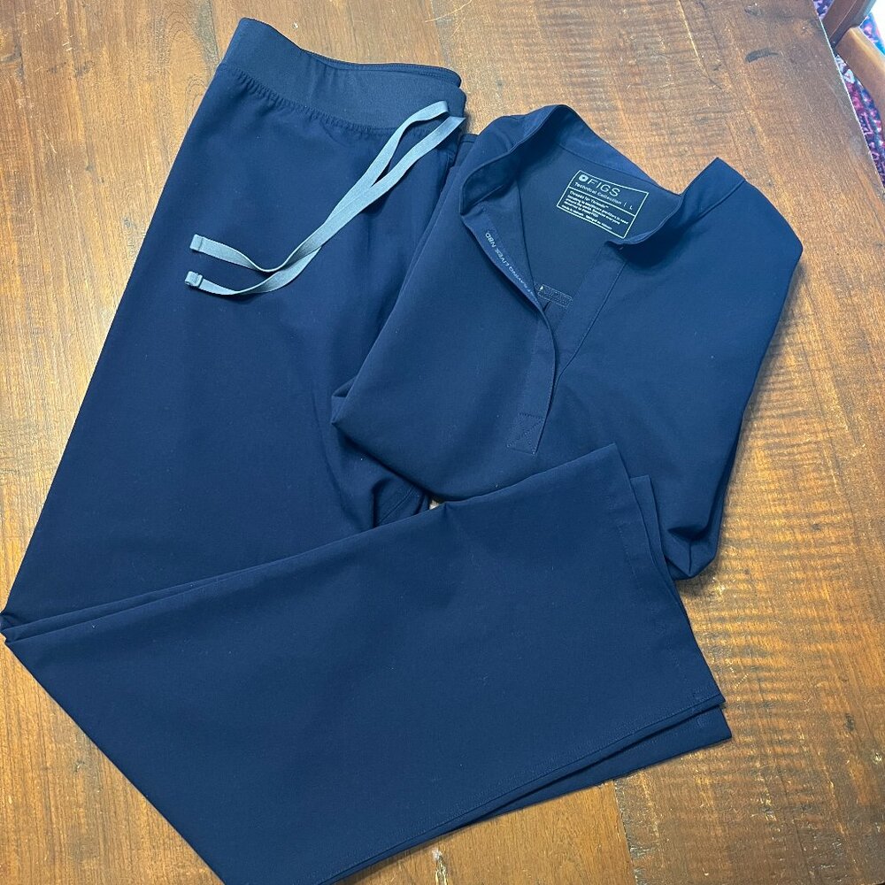 FIGS Navy Scrub Set (L/LT)